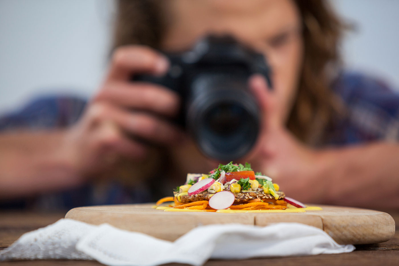 O Papel da Fotografia Gastronômica no Marketing: Técnicas para Promover seus Pratos nas Redes Sociais